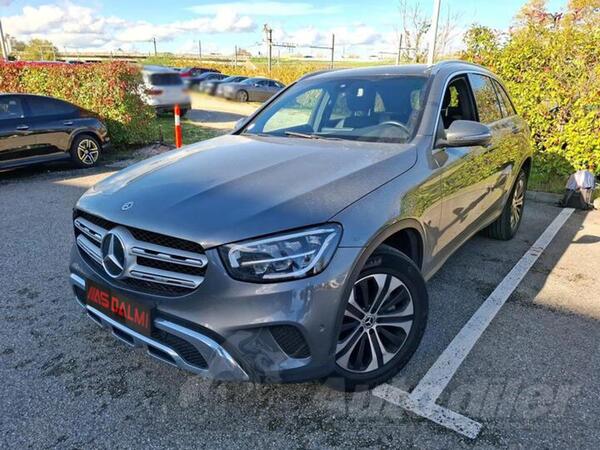 Mercedes Benz - GLC 300 - 4Matic 9G-Tronic FULL-LED PANORAMA Kamera ParkAssist FACELIFT