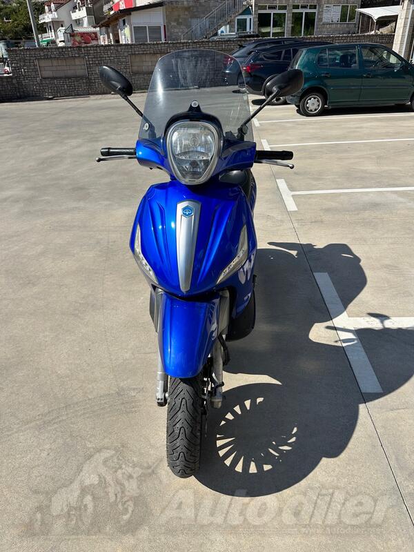 Piaggio - Beverly 300s