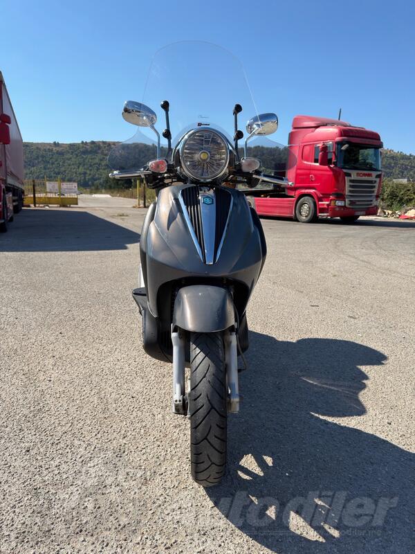 Piaggio - beverly 250 cruiser