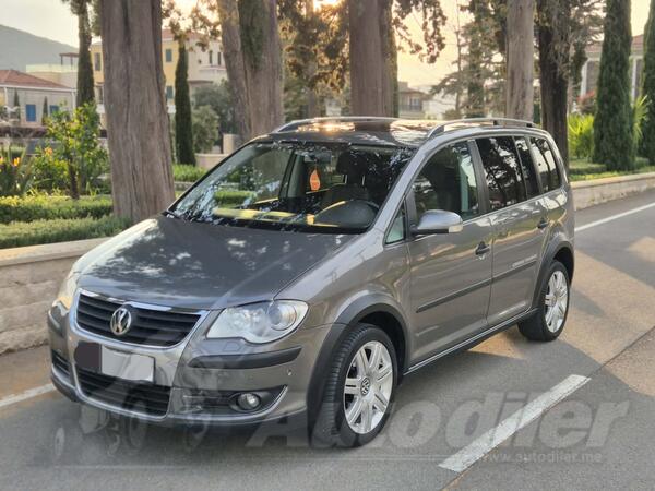 Volkswagen - Cross Touran - 2.0tdi