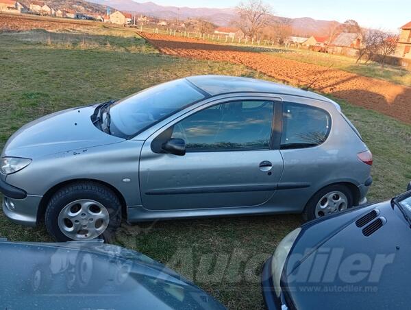 U djelovima Peugeot - 206 1.4