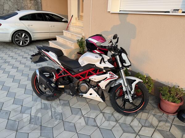 Benelli - Benelli tnt 200 2022
