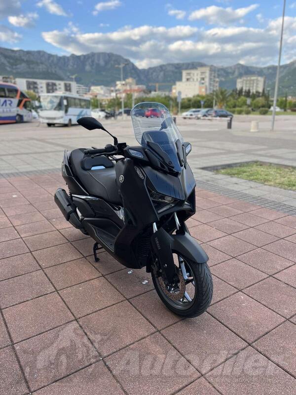 Yamaha - XMAX Tech MAX
