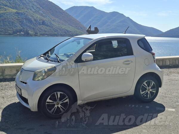 Toyota - iQ - 1.0