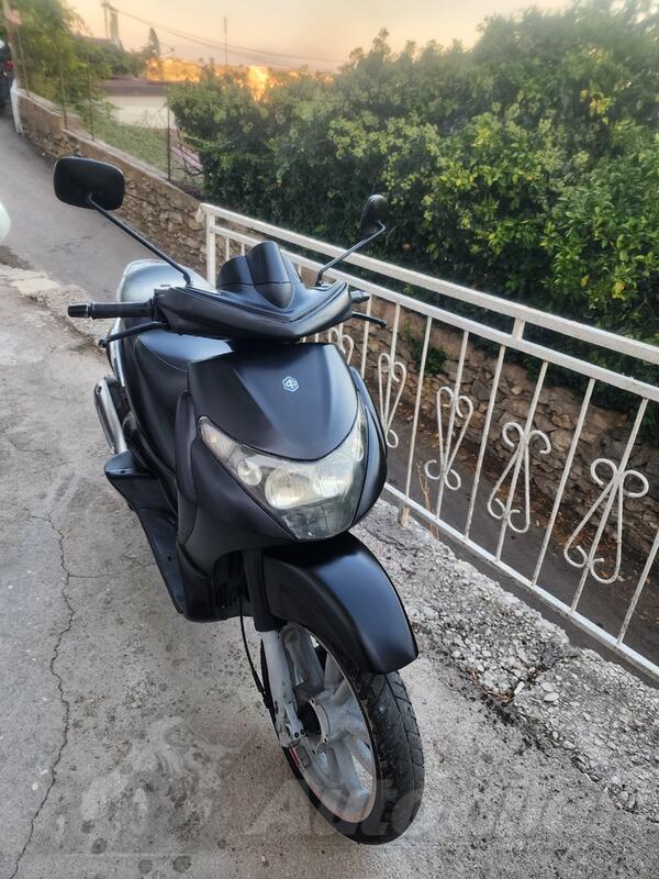 Piaggio - beverly