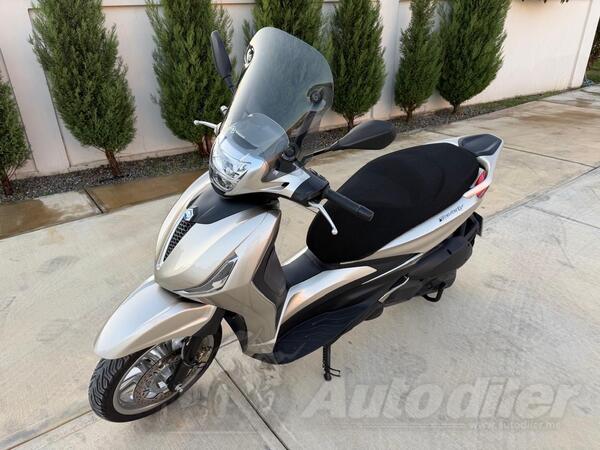 Piaggio - Beverly