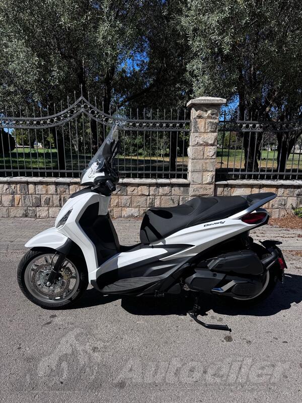 Piaggio - Beverly 400