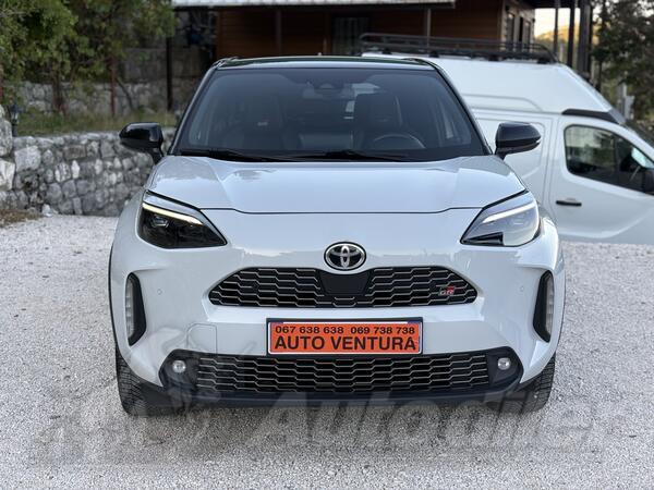 Toyota - Yaris Cross - 1.5//HYBRID//BENZIN//GR-SPORT//08.2023god