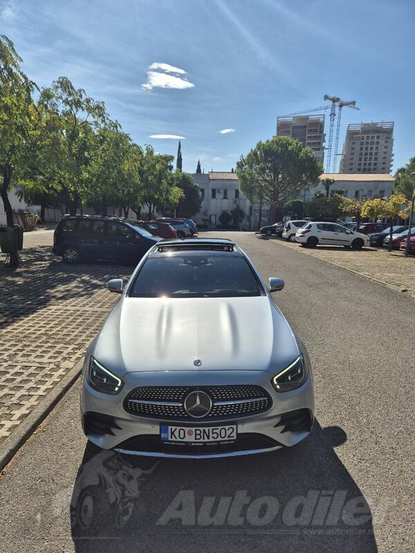 Mercedes Benz - E 220