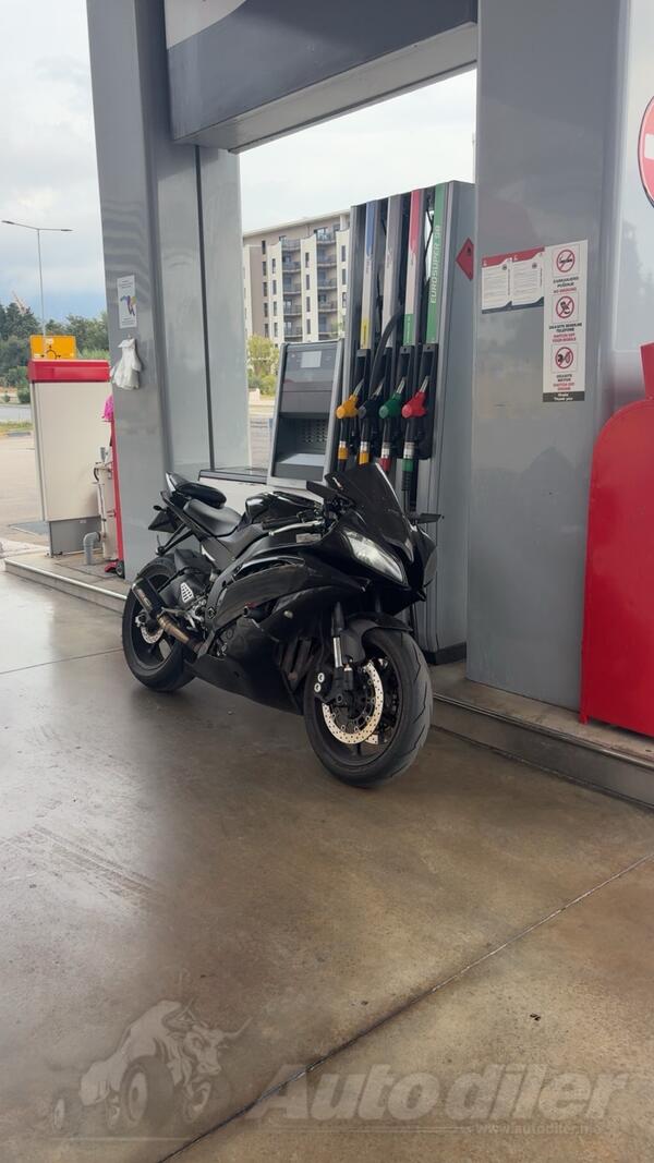 Yamaha - yzf r6
