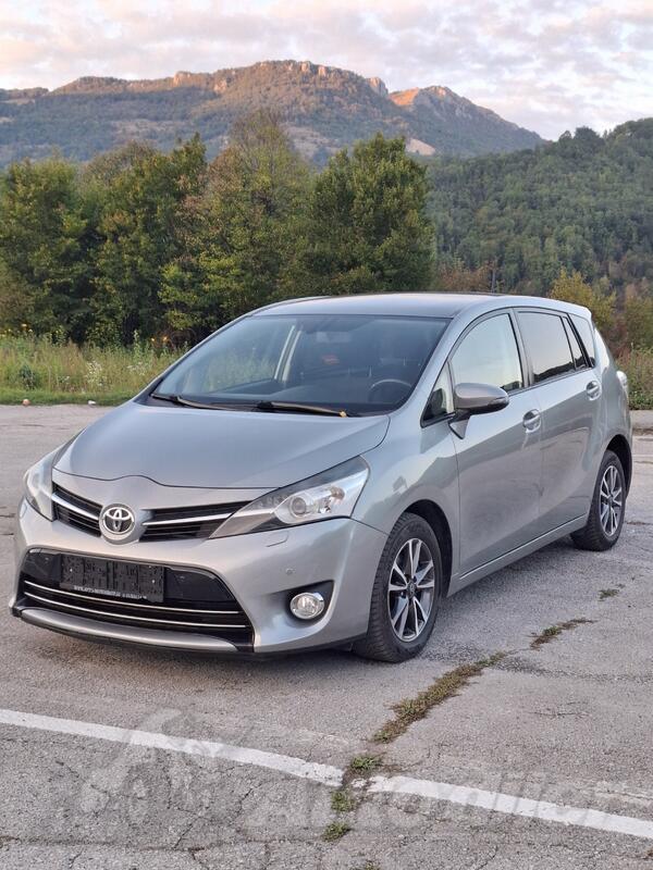 Toyota - Verso - D4-D