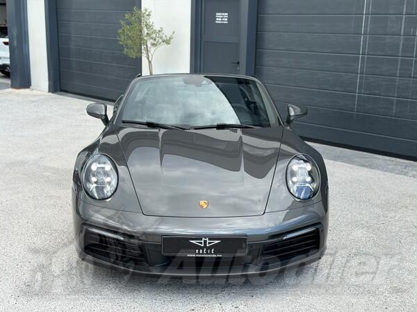 Porsche - 911 - Carrera