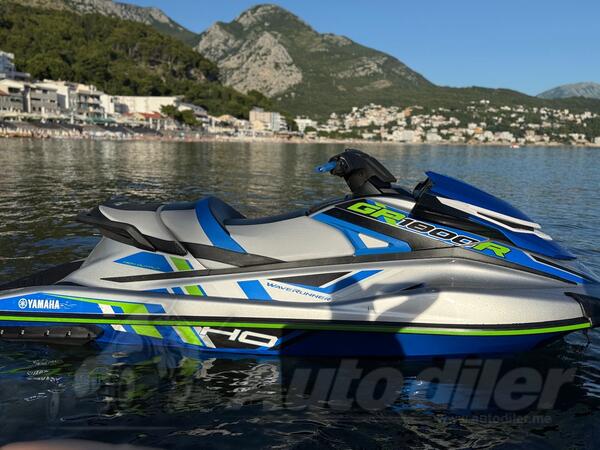 Yamaha - GP 1800