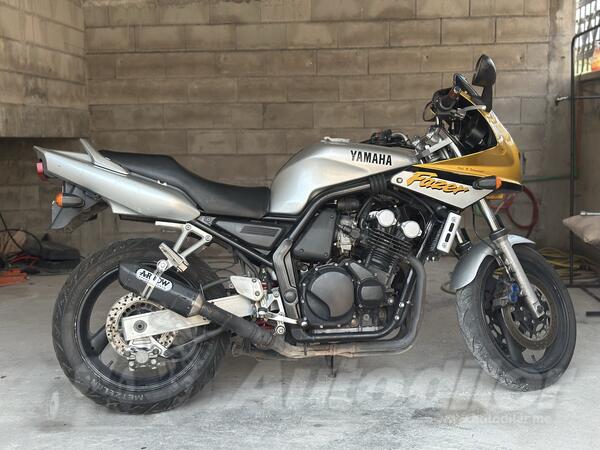 Yamaha - FZS600