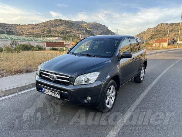 Toyota - RAV 4