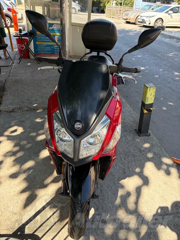 SYM - jet