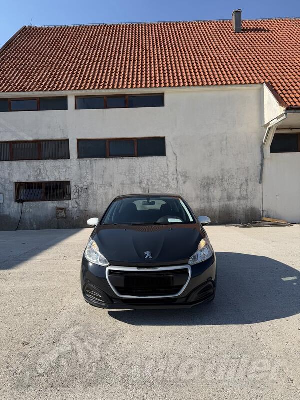 Peugeot - 208 - 1.2 i