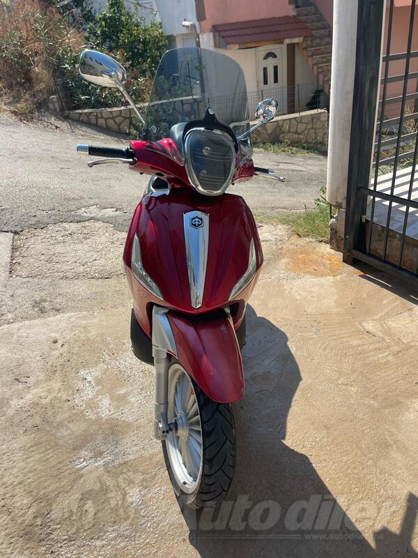 Piaggio - beverly 125