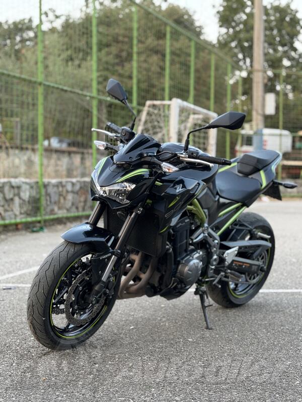 Kawasaki - Z900