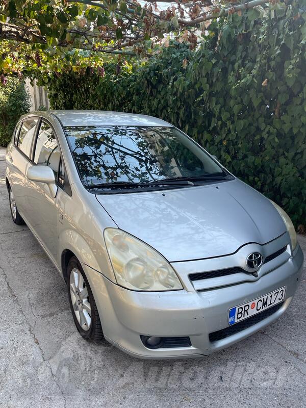 Toyota - Corolla Verso - 2.2D4D