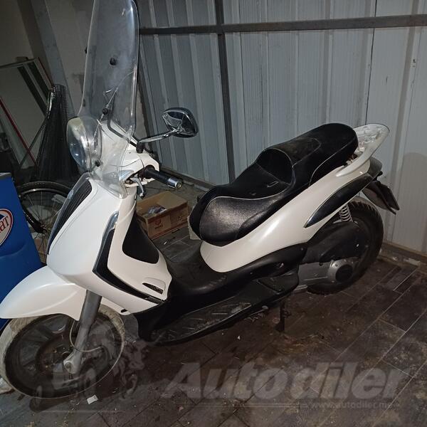 Piaggio - Beverly