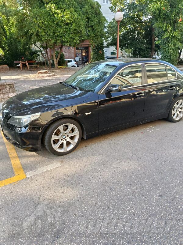 BMW - 520