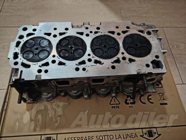 Glava motora za Nissan - X-Trail    - 2001-2006