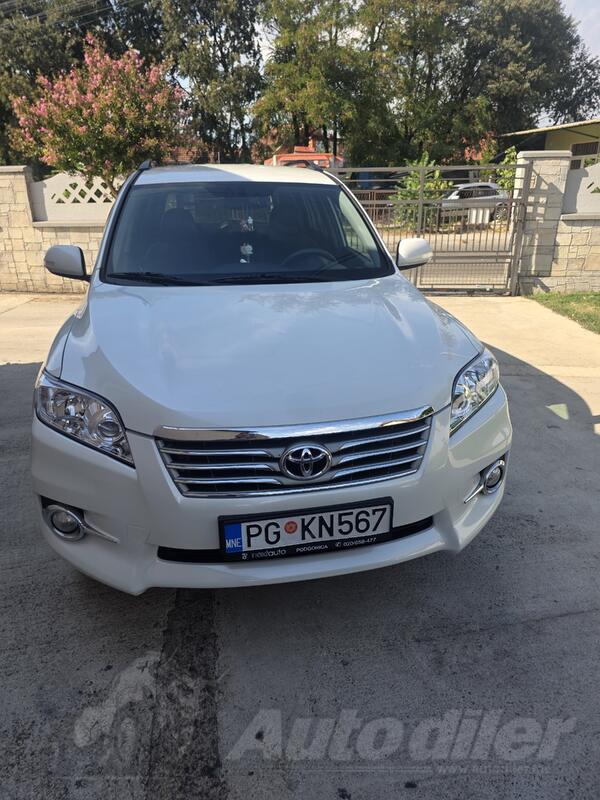 Toyota - RAV 4 - 2.2 D-4D Ellegance Cross S
