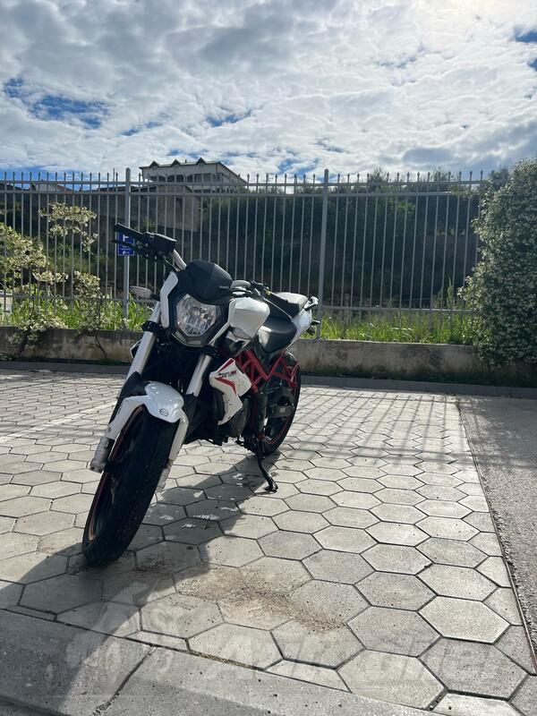 Benelli - bn125