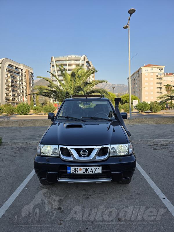 Nissan - Terrano II - 3.0