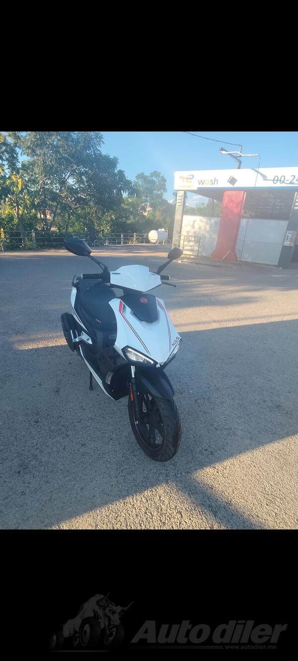 NAS - mustang 125cc
