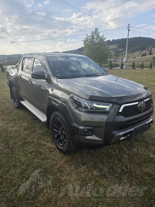 Toyota - Hilux - D