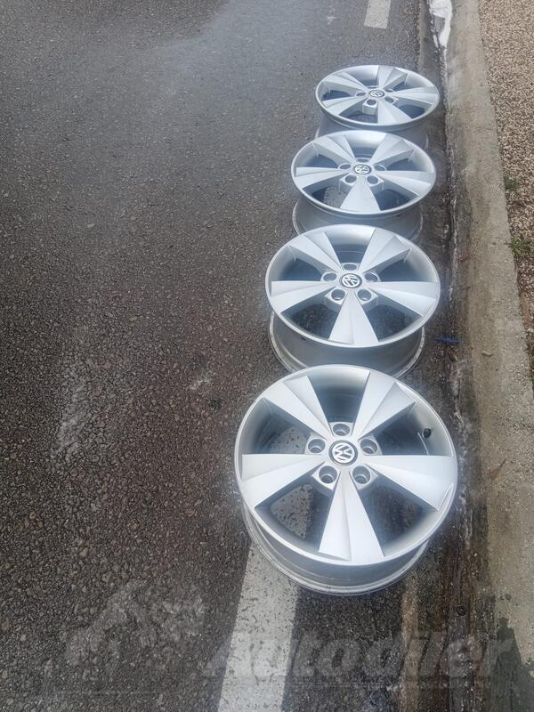 Fabričke rims and goodyear tires