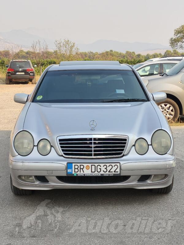 Mercedes Benz - E 220 - 220