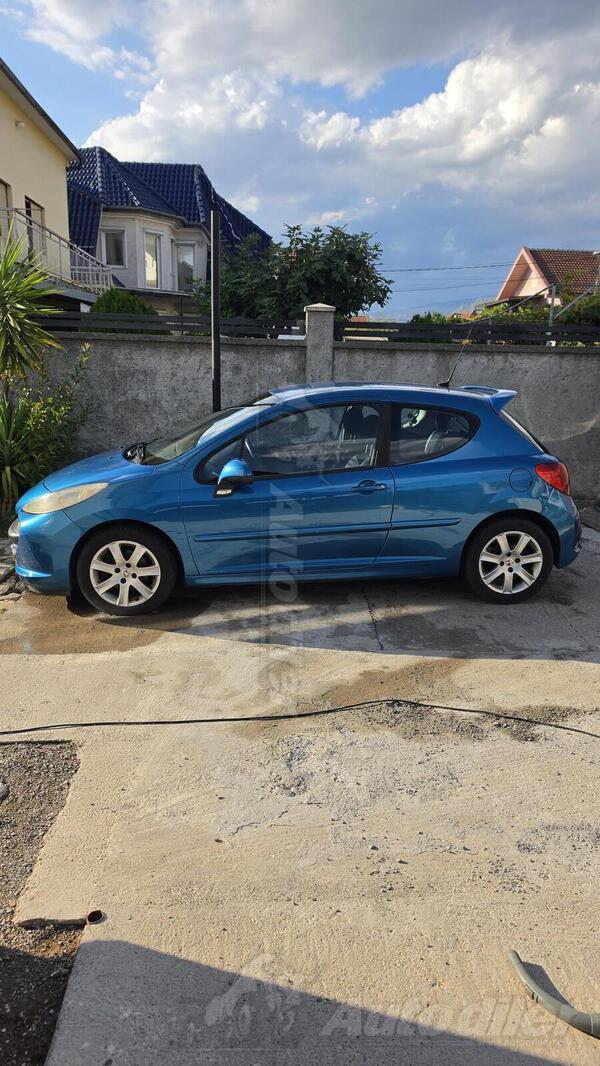 Peugeot - 207 - 1.6 HDI