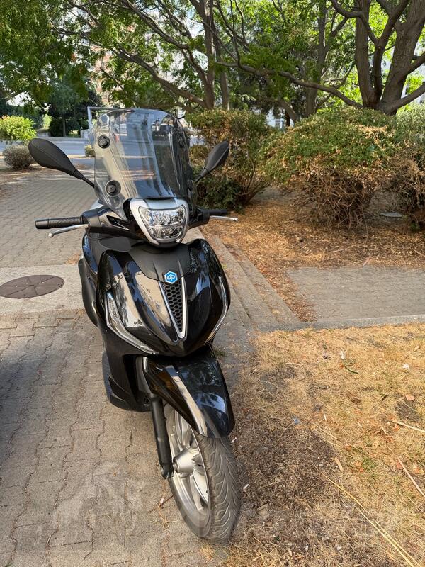 Piaggio - Beverly 300 hpe