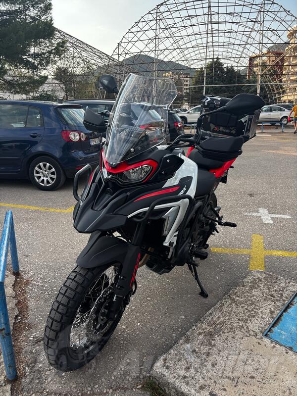 Benelli - trk 702 x
