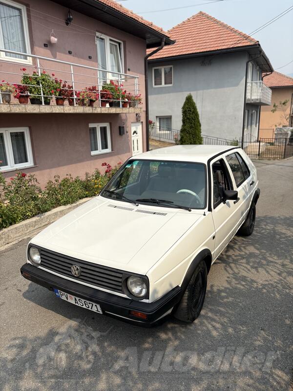 Volkswagen - Golf 2 - 16 D