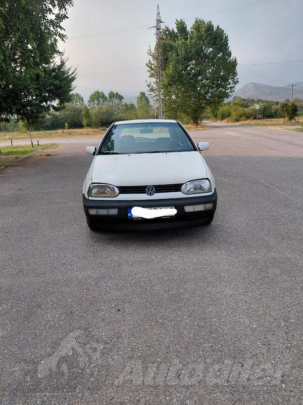 Volkswagen - Golf 3 - 1.8 benz.plin