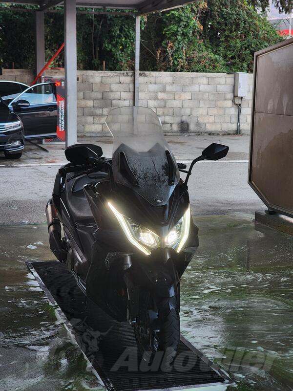 Kymco - ak550